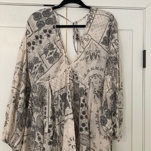 H&M cream & black dress size large V neck in the front ties in the back